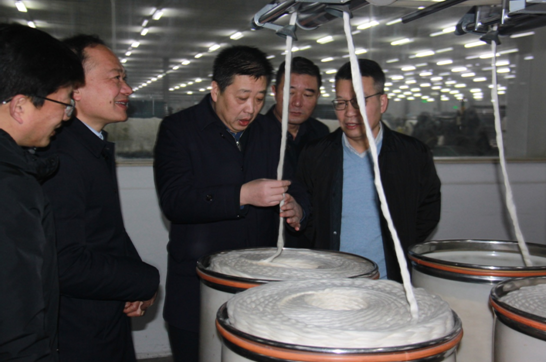 戴区长了解棉条生产工艺和质量 戴区长了解棉条生产工艺和质量